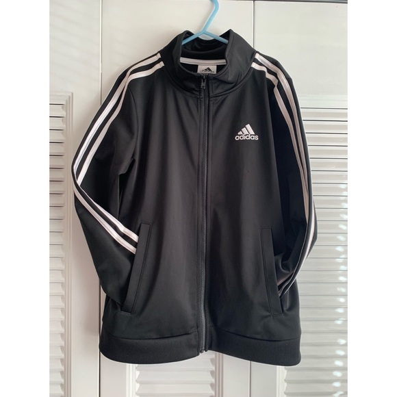 Boys Adidas Jogging - Picture 2 of 5